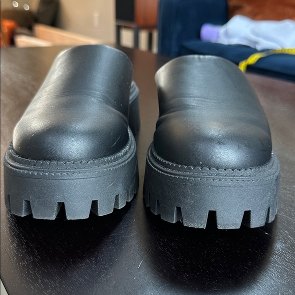 DV Dolce Vita Women's Slip On Lug “Lexy” Black Faux Leather Shoe - Picture 5 of 9